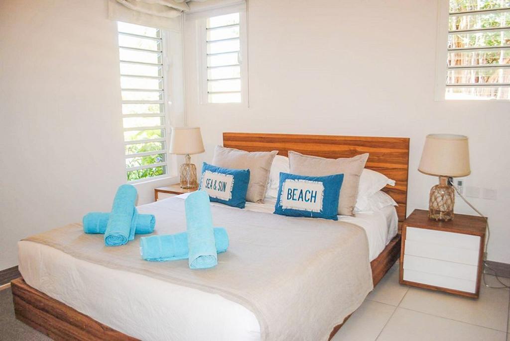 Apartment L'Escale 3 Bedrooms Sea View And Beachfront Suite By Dream Escapes